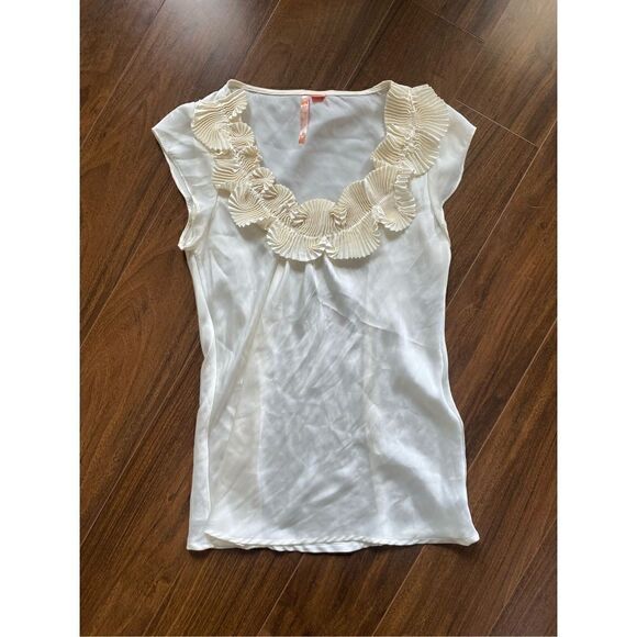 Small floral cream white embellished cap sleeve blouse - Picture 1 of 3